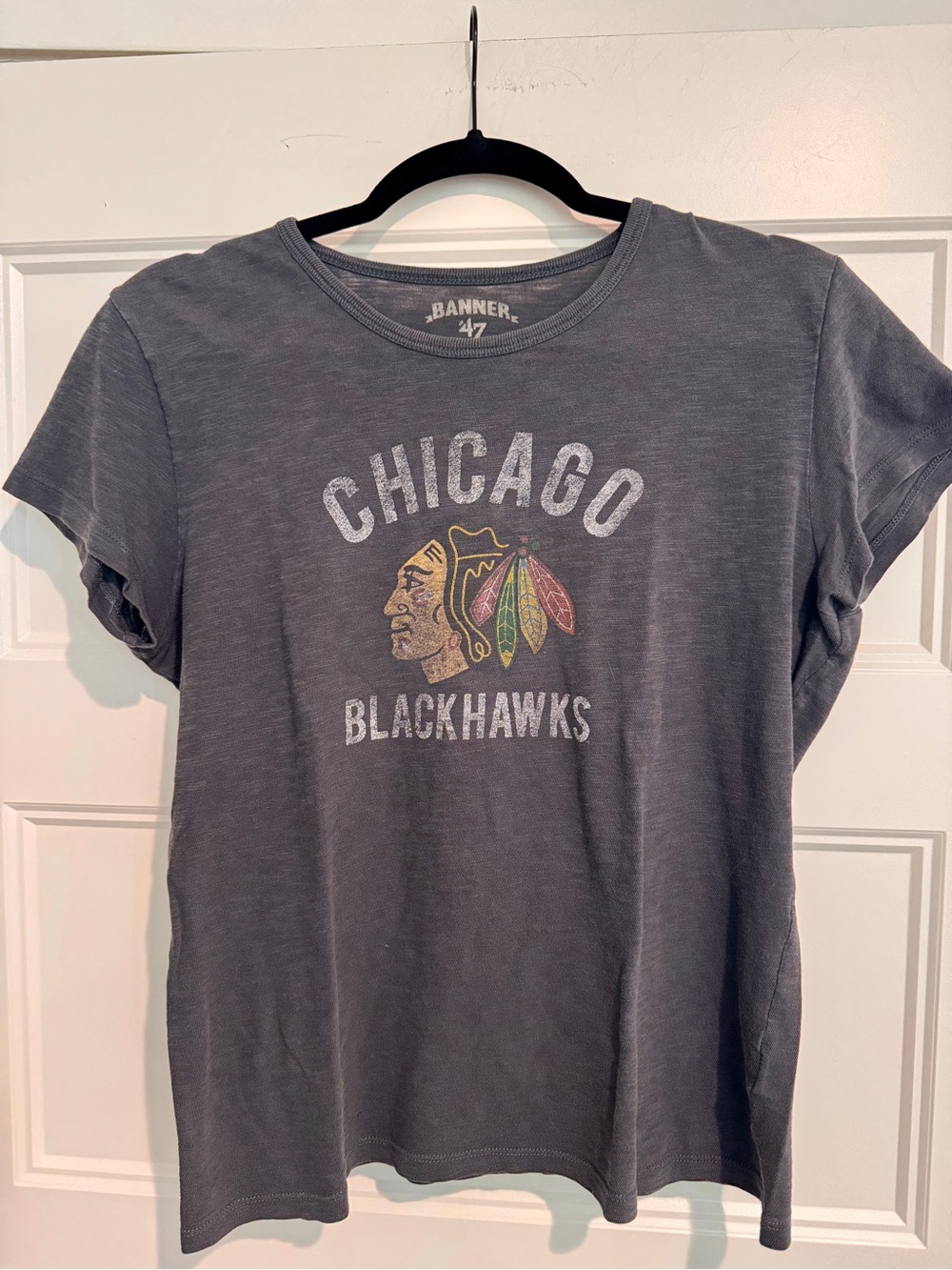 47 Brand Chicago Blackhawks Gray Crewneck T-Shirt Medium Women